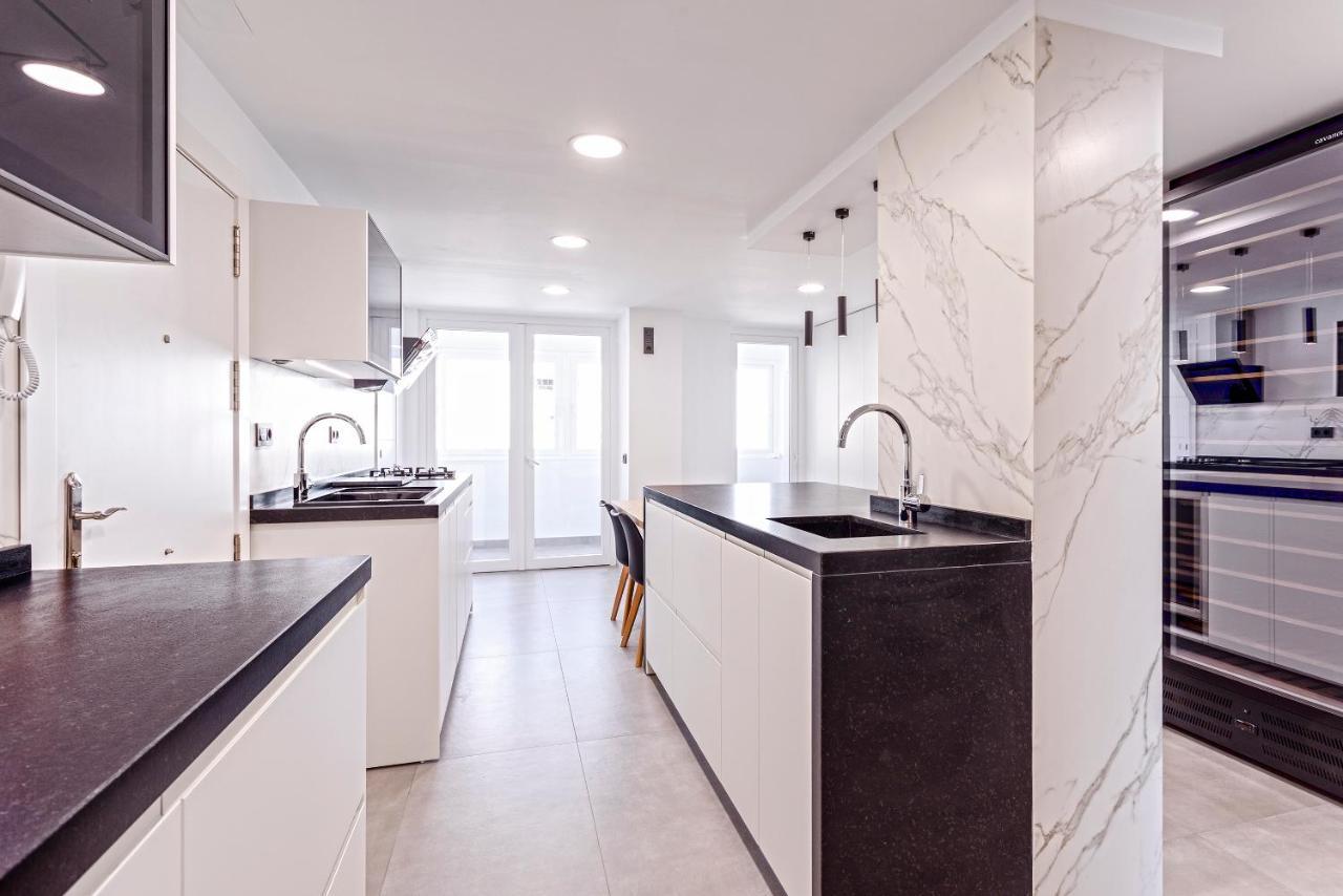 Malagueta Luz By Renthas Apartment มาลากา ภายนอก รูปภาพ