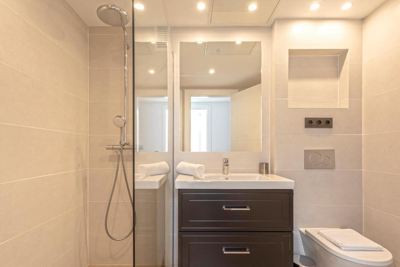 Malagueta Luz By Renthas Apartment มาลากา ภายนอก รูปภาพ