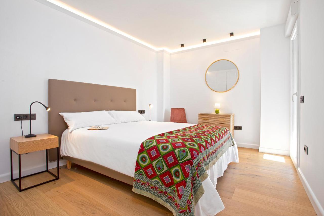 Malagueta Luz By Renthas Apartment มาลากา ภายนอก รูปภาพ